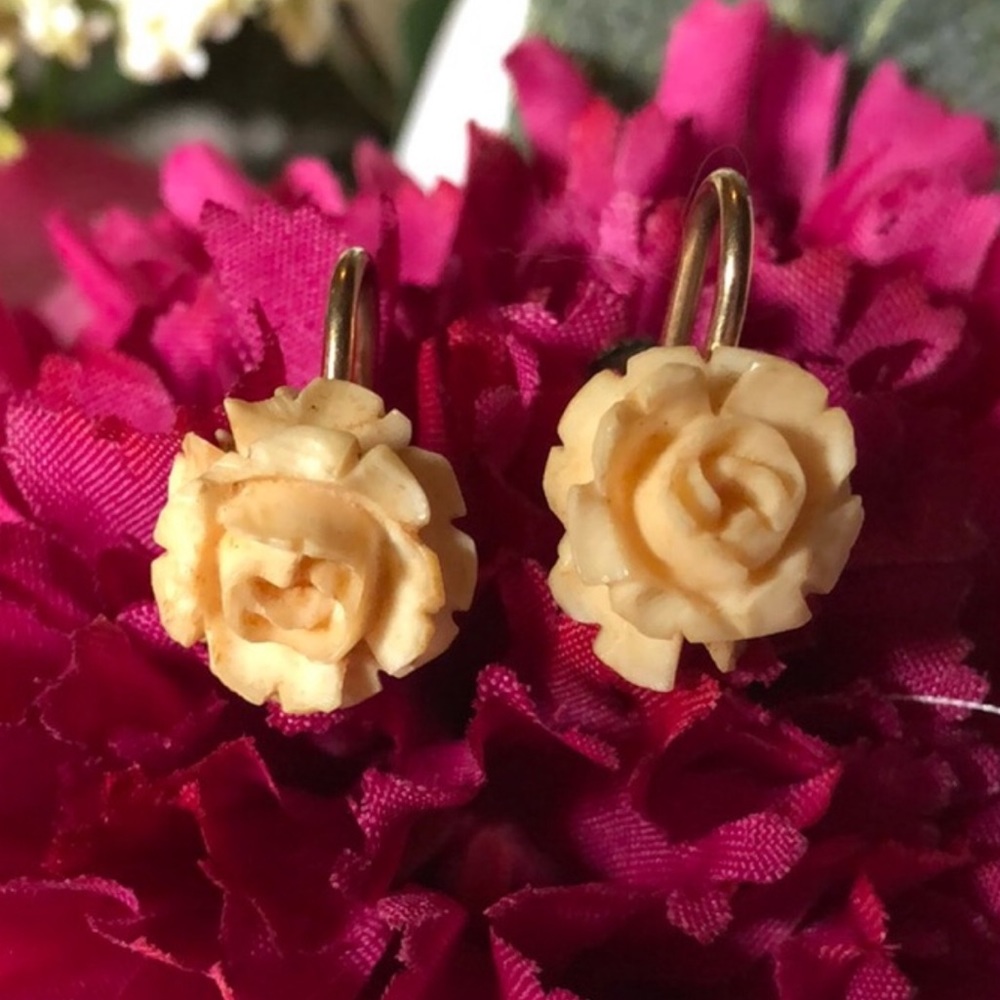 Signed vintage rose earrings/gold stamped